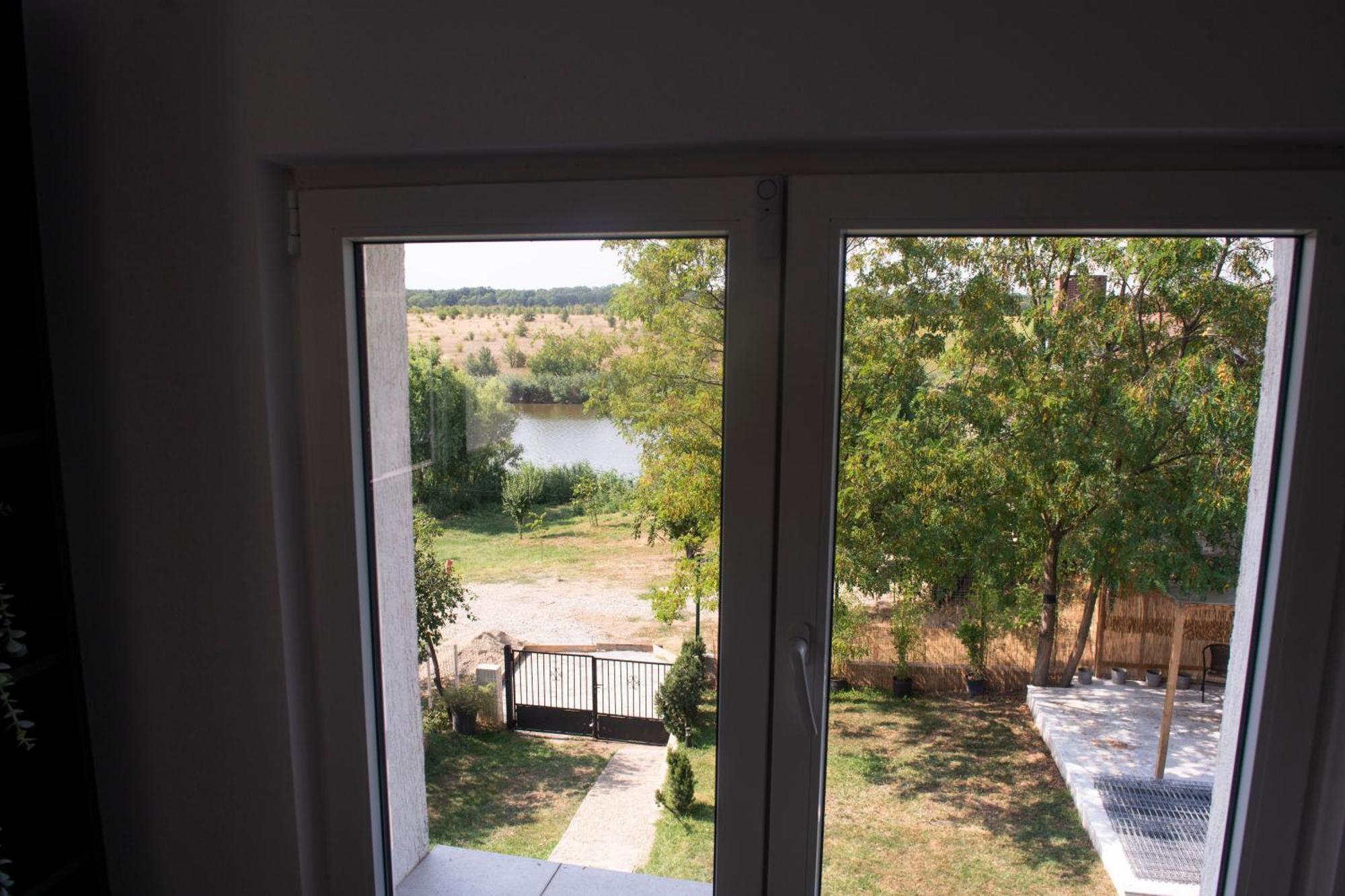 Family Home, Near Therme/Airport/ Lake, Balotesti Caciulati Exterior photo